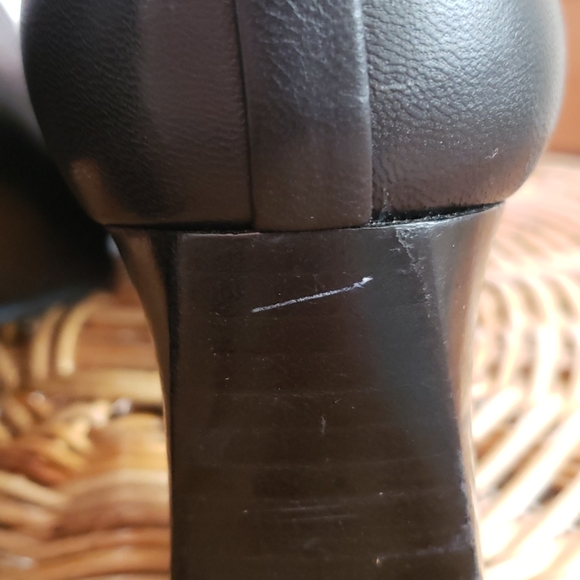 Stuart Weitzman Soft Black Leather Heels Size 6.5 - Picture 6 of 11